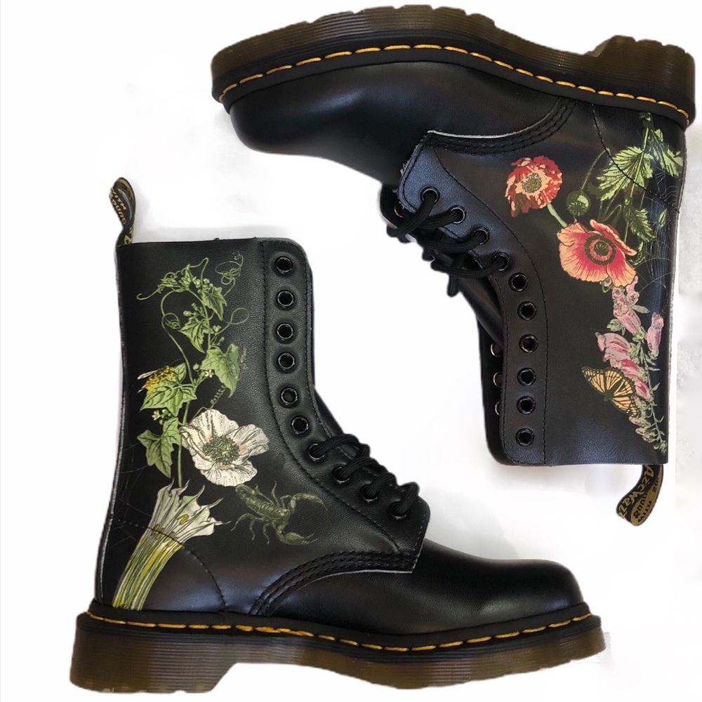 🚫SOLD🚫 Dr. Martens Wild Botanics Combat Boots - Picture 1 of 11